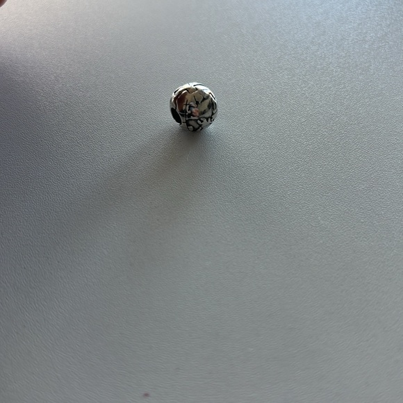 Pandora globe clip charm - Picture 4 of 4